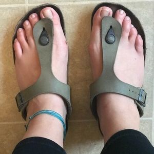 Women’s Birkenstock Gizeh Sandals